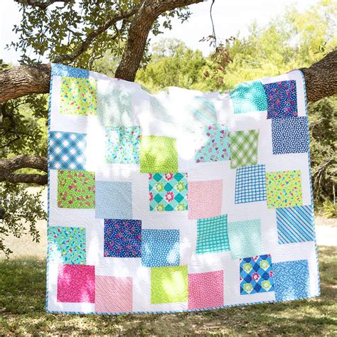 DOWNLOAD THE FREE LAYER CAKE TUMBLE QUILT PATTERN