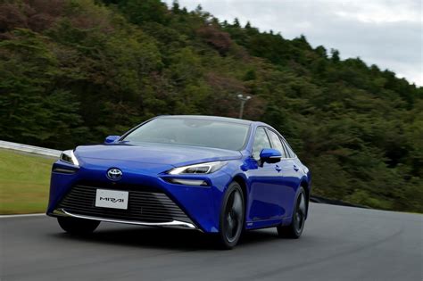 Toyota Mirai ako prvé vodíkové auto na Slovensku dostalo oficiálne ceny