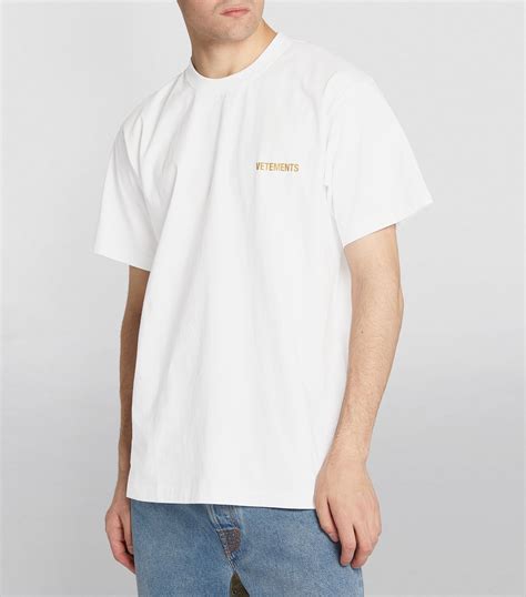 VETEMENTS Logo T-Shirt | Harrods US