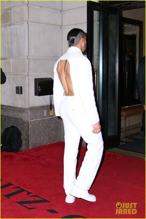 The Real Star of the MET Gala was Bad Bunny's Sexy Back: Photo 4928085 ...