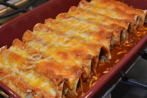 Easy Beef Enchiladas - The Cookin Chicks