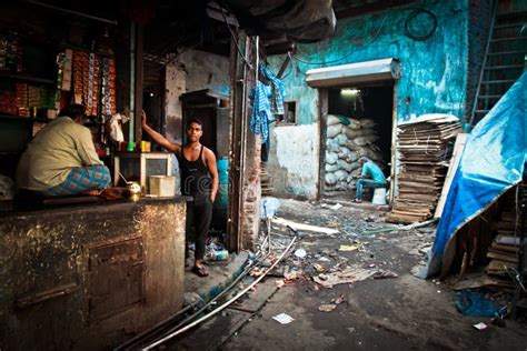 The Dharavi Slums of Mumbai, India Editorial Photography - Image of indian, gold: 48885847