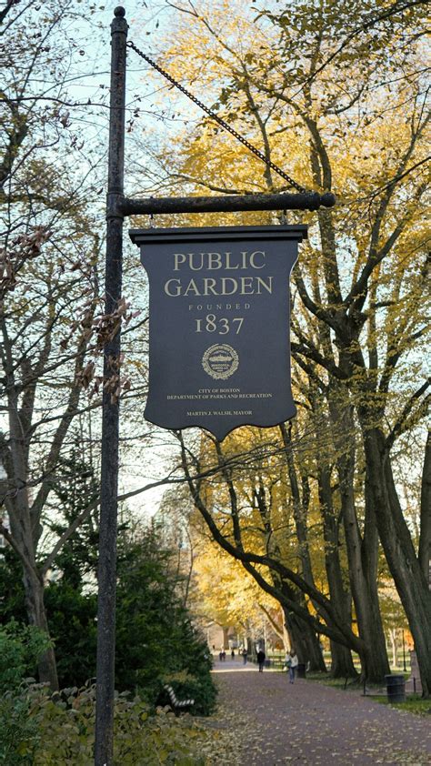 The Boston Public Garden — BostonAttitude