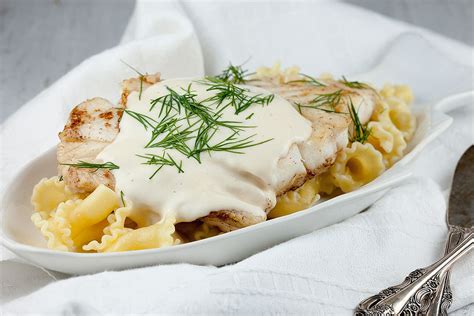 Creamy white wine and dill sauce - ohmydish.com