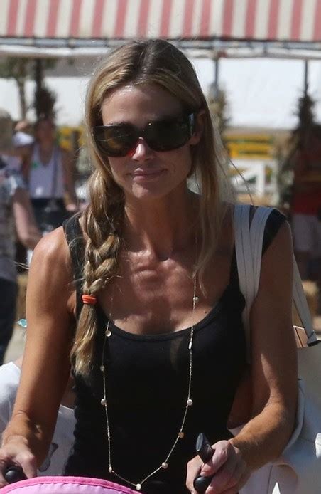 Denise Richards Cute Side Braided Hairstyle for Summer - Hairstyles Weekly