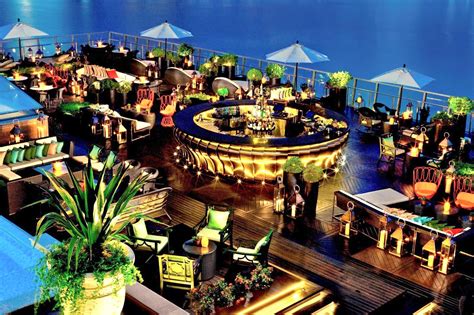 Lantern Bar at Fullerton Bay Hotel Singapore - Stunning Rooftop Bar ...