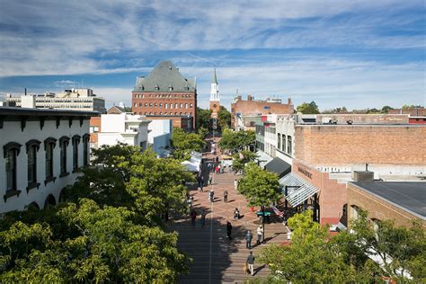 Scenes from Summer in Burlington, Vermont - New England Today