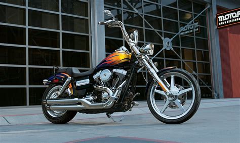 2014 - 2017 Harley Davidson Dyna Wide Glide Review - Top Speed