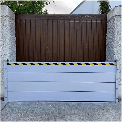 Heavy Duty Upright Flood Prevention Barriers for Home Doors/ Garage/ Driveway/ Entrances To ...