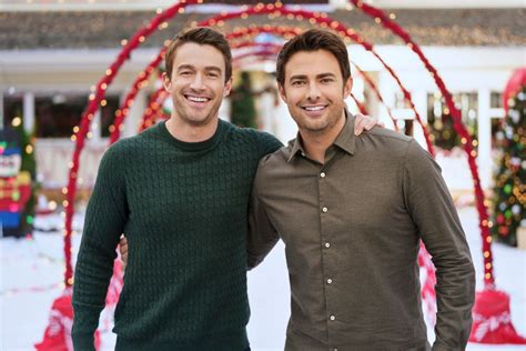 'The Christmas House': Hallmark Fans React to Channel's First LGBTQ Holiday Movie