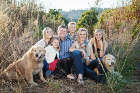 Posing Ideas with Pets for your next Family Photography Session ...