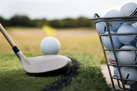 5 Driving Range Tips For Beginners to Improve Their Game