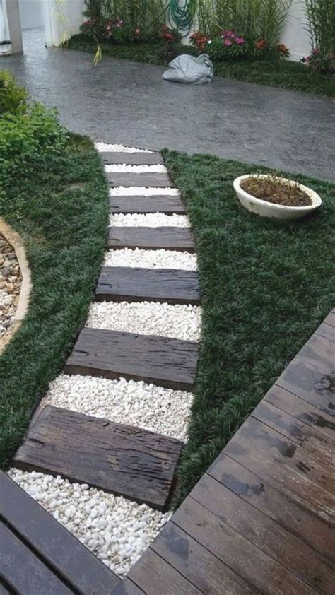 20+ Inexpensive Front Yard Walkway Ideas - MAGZHOUSE