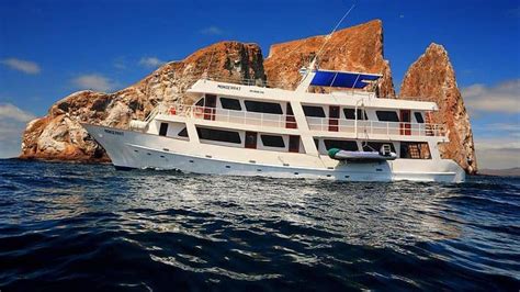 How to Pick the Right Galapagos Cruise - Travel Dudes