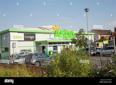 Asda Gillingham Stockfotos und -bilder Kaufen - Alamy