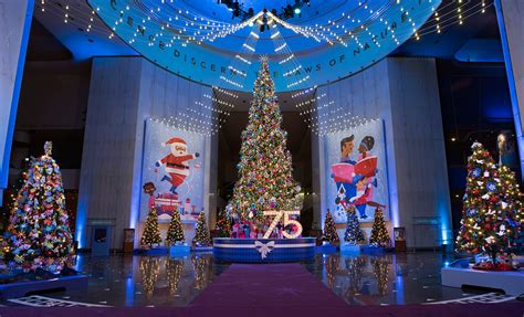 Nigeria Tree Added To This Year's Christmas Around The World Exhibition ...