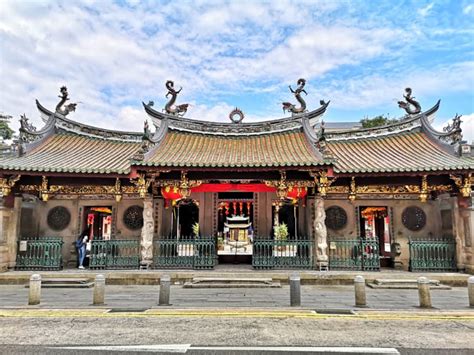 15 Must-See Buddhist and Hindu Temples in Singapore