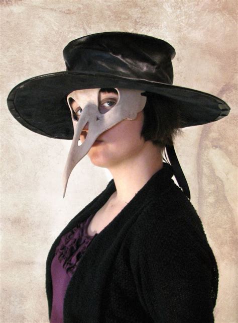 Scary Leather Bird Skull Mask by Masqueradesnbonesaws on Etsy, $50.00 | Bird skull, Skull mask ...