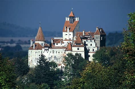 Dracula's Castle Wallpaper - WallpaperSafari