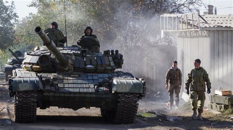 Russian tanks massing on Ukraine's border, president tells Sky News ...