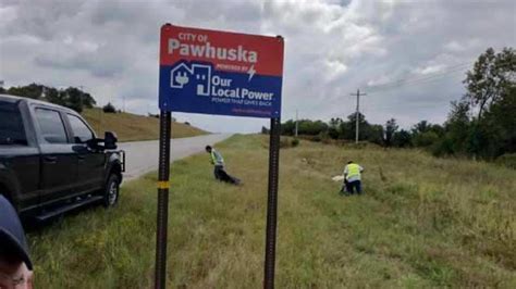 Osage County jail inmates volunteer to clean up Pawhuska, collecting 14 ...