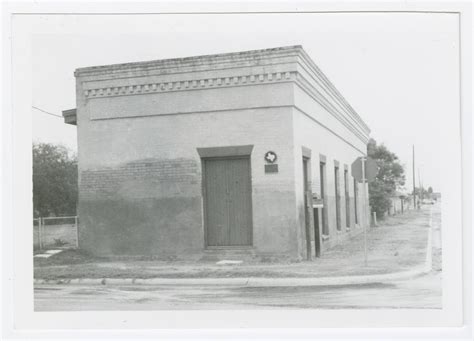 [Former Hidalgo Post Office Photograph #2] - The Portal to Texas History