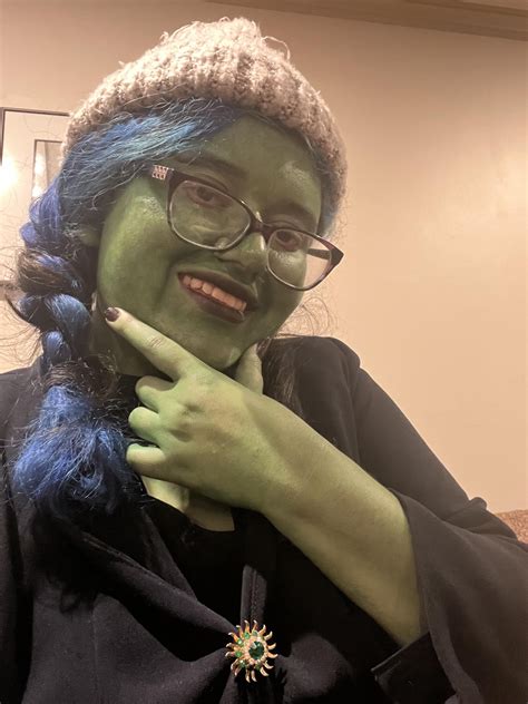 Dressed up as Elphaba for Halloween! : r/wicked