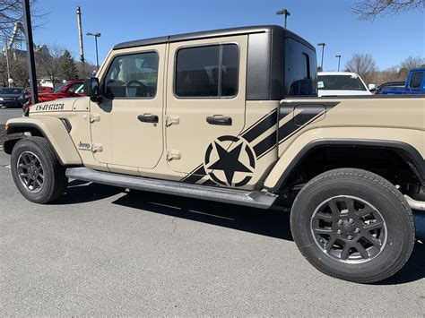 Jeep Gladiator Large Star/Bars Vinyl Graphics – Vinyl Stripes, Decals & Graphics – Rider Graphix