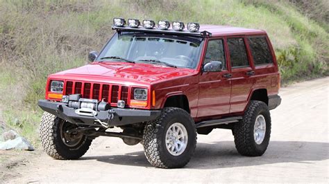 Custom Off Road Jeep Cherokee XJ Build | Nomadist