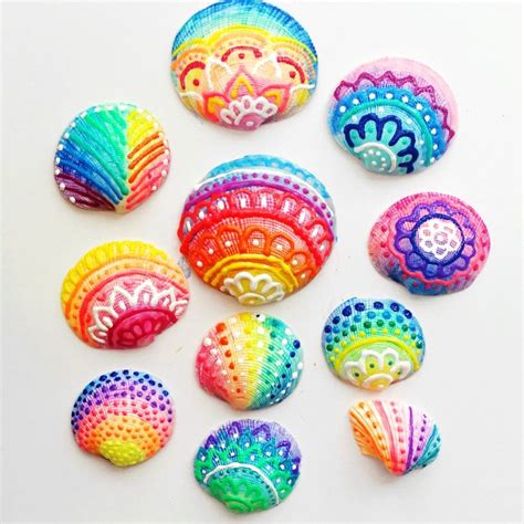 How to make Painted Sea Shells with Puffy Paint