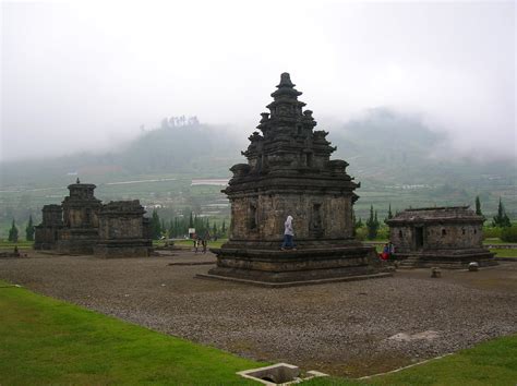 Geografika Nusantara: The Temples of Dieng Plateau