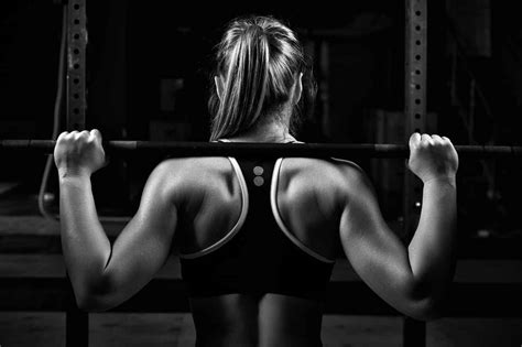 5 Best Squat Rack Exercises for Glutes (and Benefits of Glute Training ...