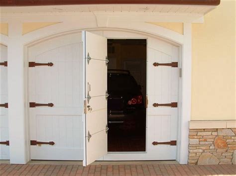 4 Custom Features to Add to Your Next Garage or Entry Doors