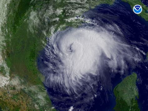 Hurricane Ike: Photographic Disaster Book Houston TX – Pediment Publishing