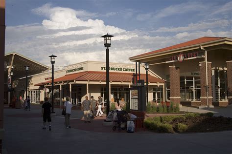 Chicago Premium Outlets - Hennon Group