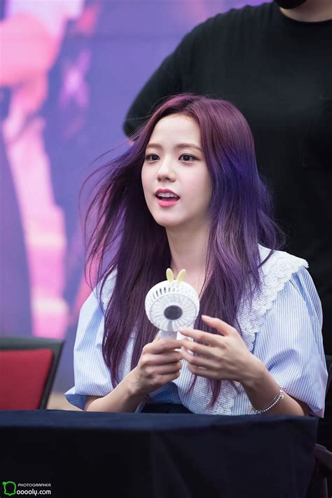 7 Photos of BLACKPINK Jisoo's Enchanting Purple Hair Will Put You Under Her Spell - Koreaboo