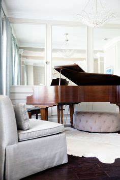 Grand piano in the living room! It always looks so classy and timeless ...