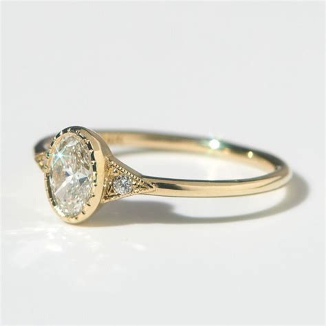 27 Minimalist Engagement Rings That Prove Less Is More