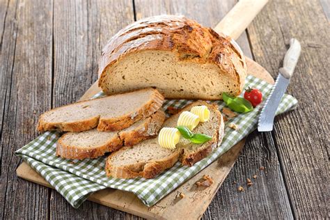 Brot backen: Rezepte und Tricks für Hobby-Bäcker