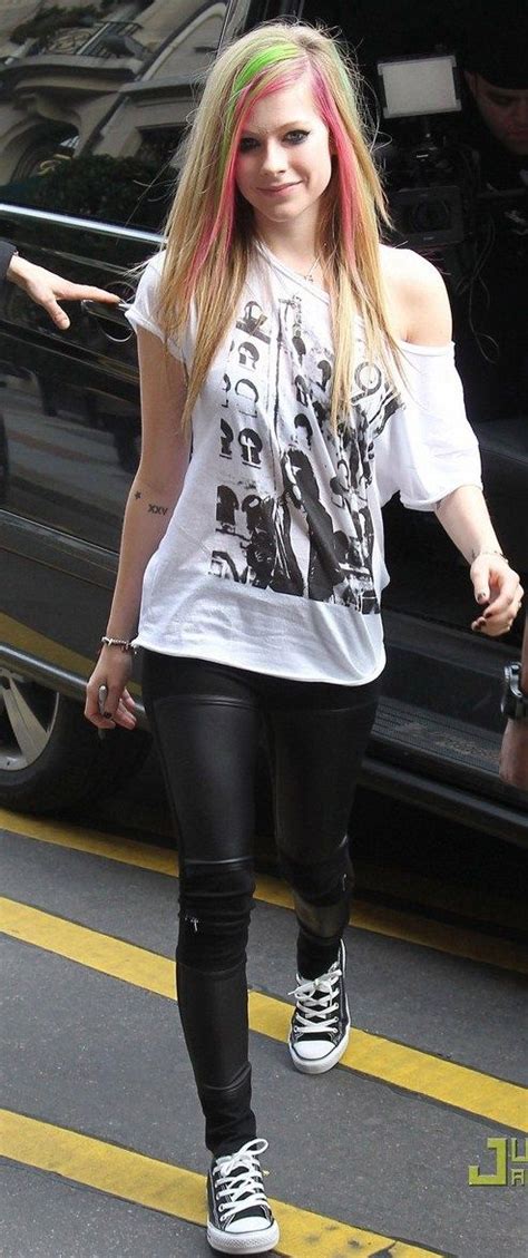 Arriba 100+ imagen outfit avril lavigne - Abzlocal.mx