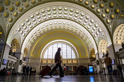 Criticism mounts over proposed parking in Union Station’s $8 billion overhaul - The Washington Post