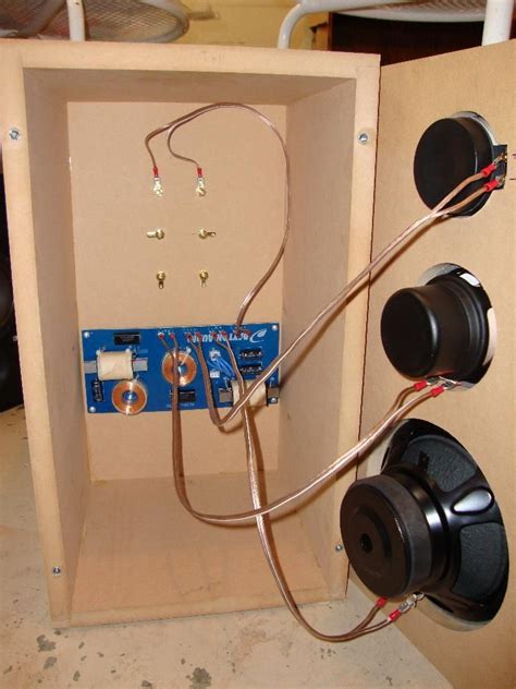 How Speakers Work and an Intro to Building a Subwoofer Box | Speaker projects, Speaker box ...