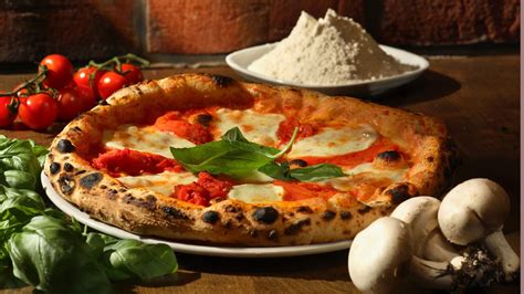 La Pizza Napoletana patrimonio dell'Umanità! - Fondazione dieta ...