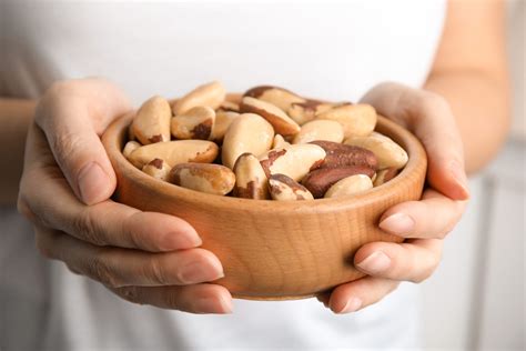 Brazil Nuts: Nutrition, Calories, Benefits, and Risks | The Healthy