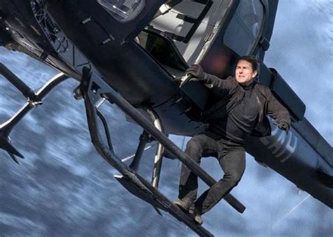 Total 90+ imagen tom cruise stunts mission impossible - fr.thptnganamst ...