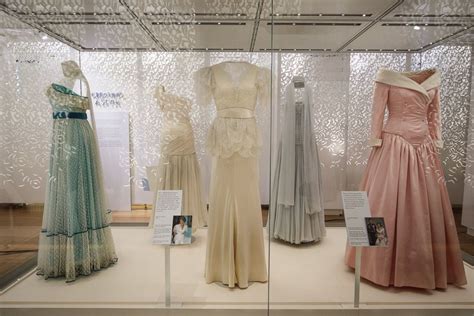 An exhibition of Princess Diana dresses opens to the public Photos ...