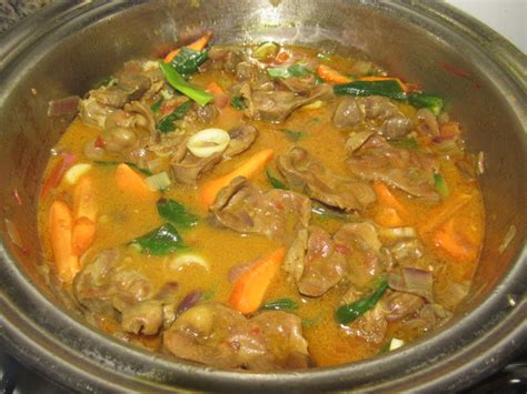 CHICKEN GIZZARD CURRY WITH MIXED VEGETABLES