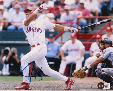 Juan Gonzalez Signed Rangers 8x10 Photo (Beckett) | Pristine Auction