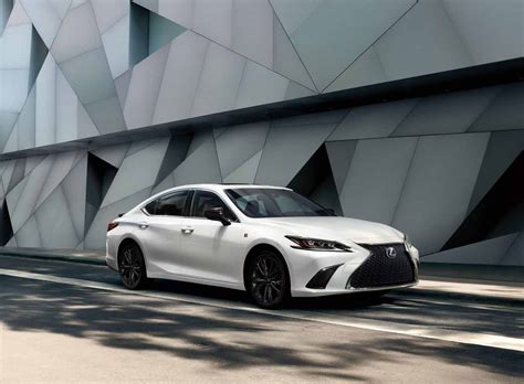 2021 Lexus ES 350 F SPORT Black Line Special Edition: Sensory