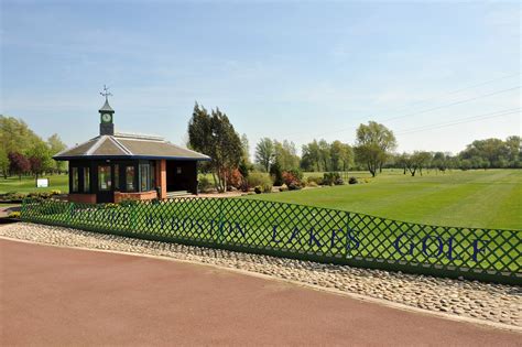 Lake Resort, Golf Tips, Gazebo, Golf Courses, Outdoor Structures, River, Play, Beautiful, Kiosk